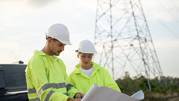 construction-workers-transmisson